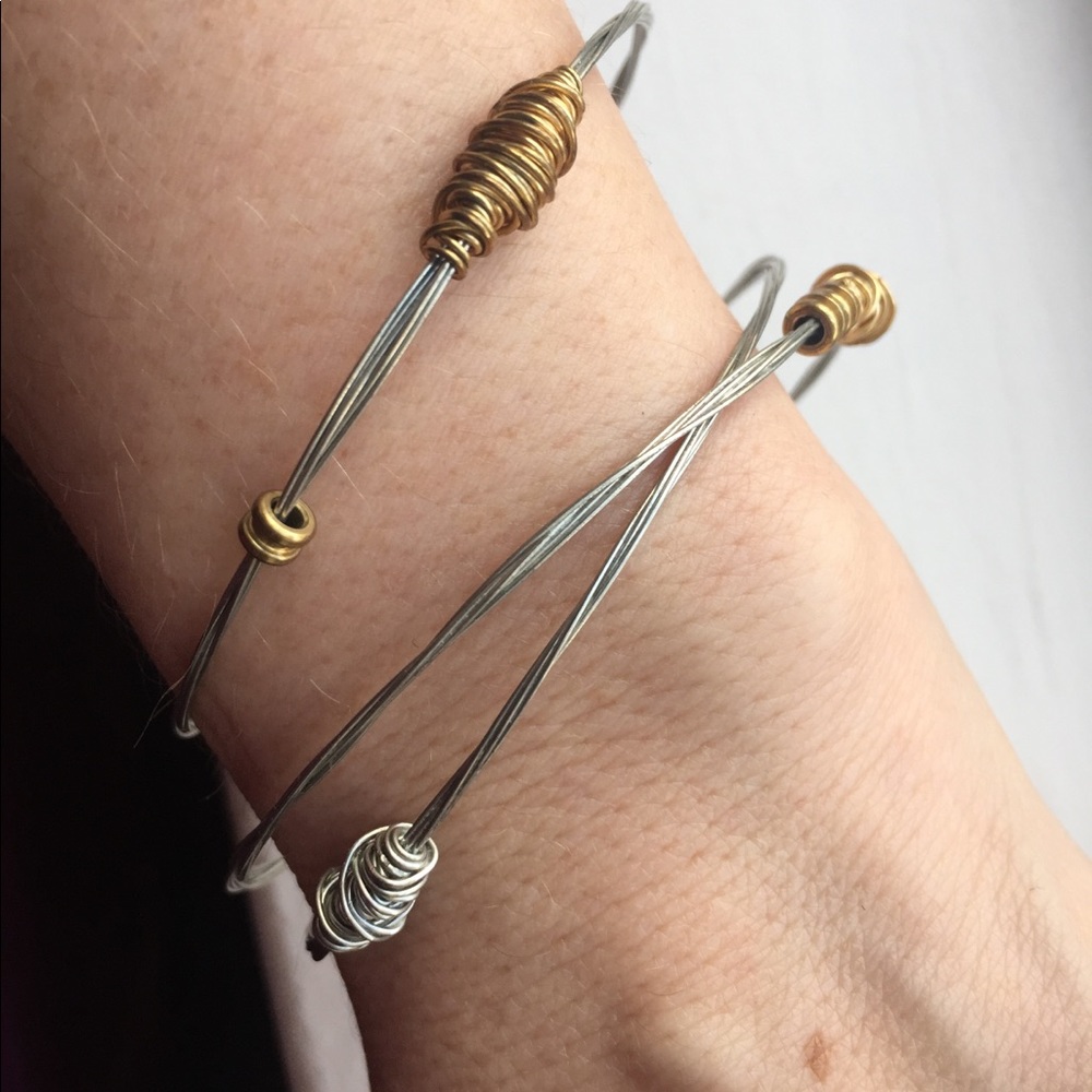 Bangle bracelets wire-type materials. - Picture 2 of 4